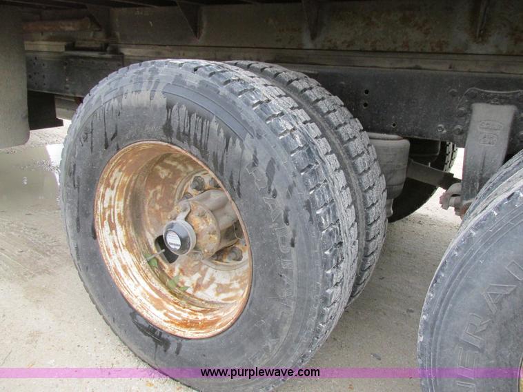 image for item AW9791 1988 Ford LN9000 grain truck