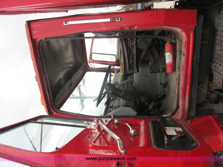 image for item AW9791 1988 Ford LN9000 grain truck