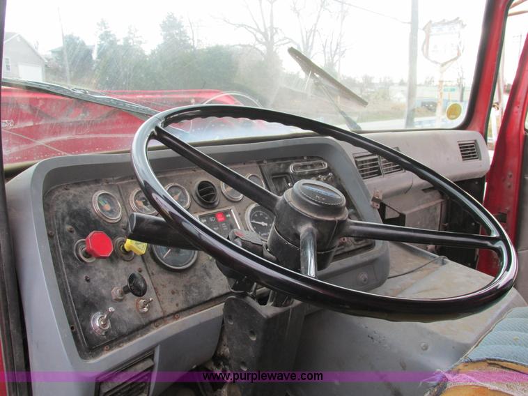 image for item AW9791 1988 Ford LN9000 grain truck