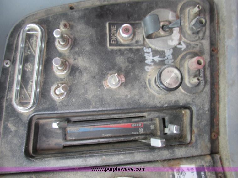 image for item AW9791 1988 Ford LN9000 grain truck