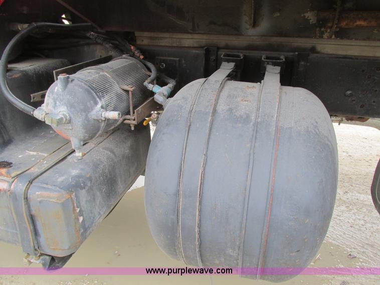 image for item AW9791 1988 Ford LN9000 grain truck