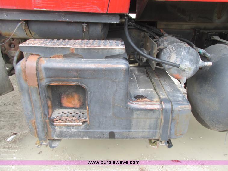 image for item AW9791 1988 Ford LN9000 grain truck