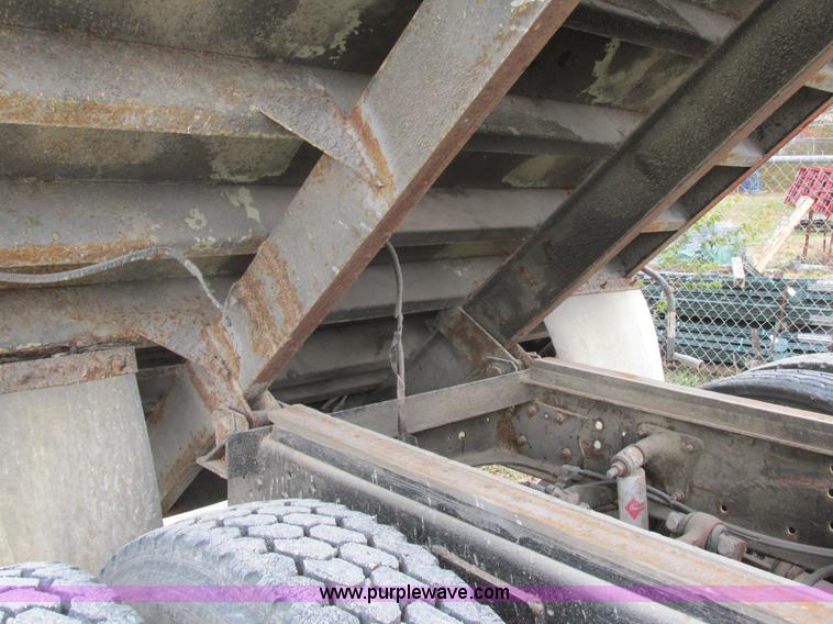 image for item AW9791 1988 Ford LN9000 grain truck