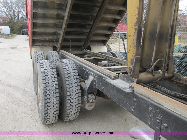 image for item AW9791 1988 Ford LN9000 grain truck