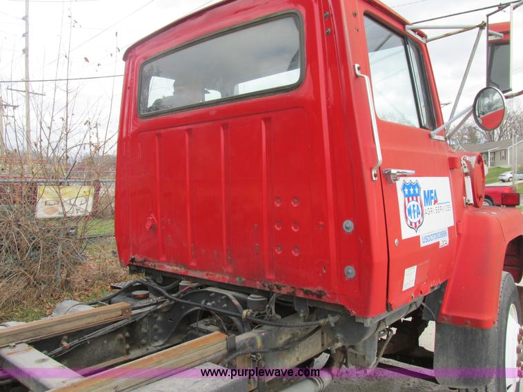 image for item AW9791 1988 Ford LN9000 grain truck