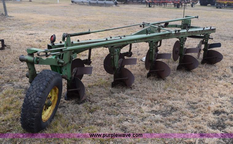 image for item AY9048 John Deere semi mount five bottom plow