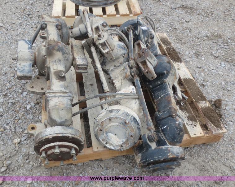 image for item AZ9125 (3) Dana front axles