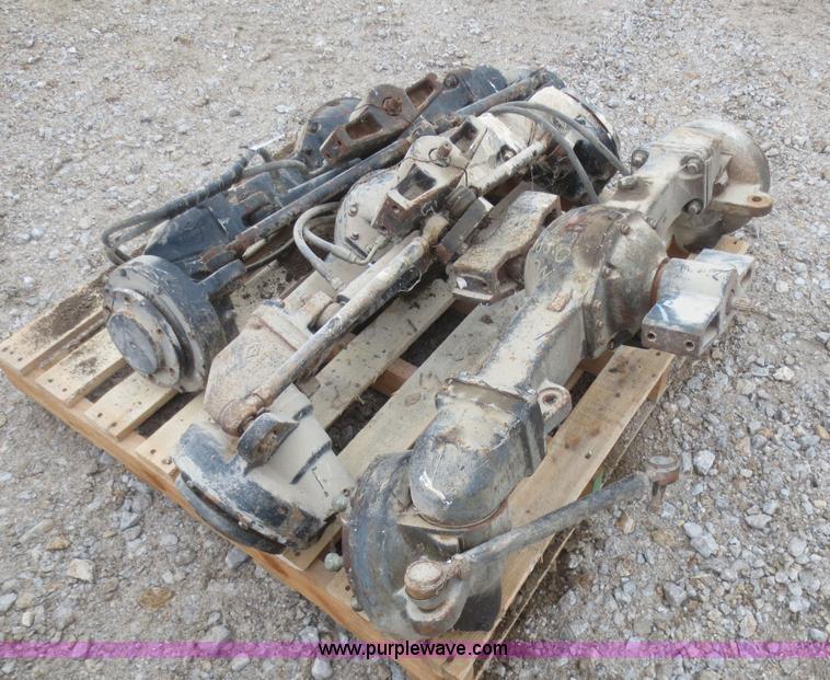 image for item AZ9125 (3) Dana front axles