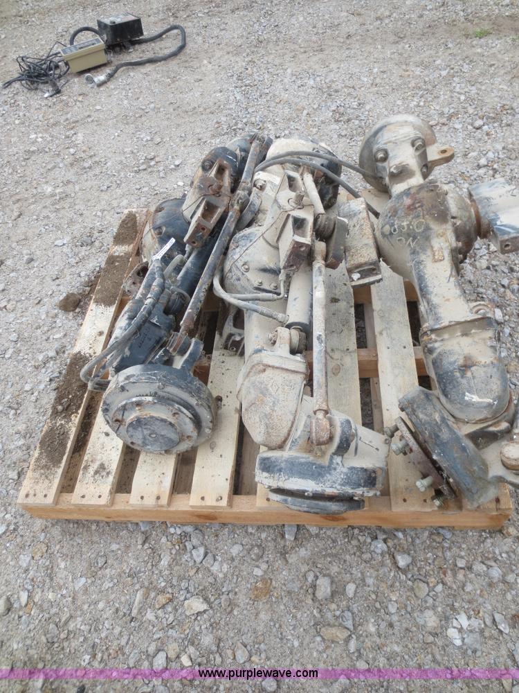 image for item AZ9125 (3) Dana front axles