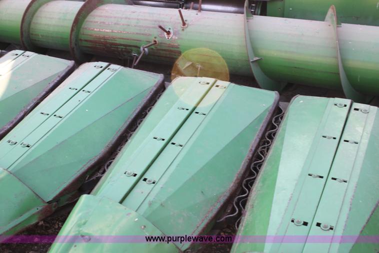 image for item D1299 John Deere 653A all crop head