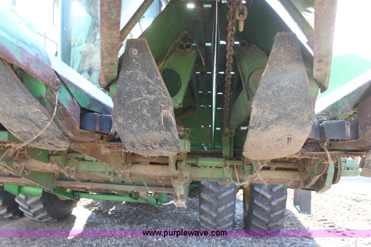 image for item D1299 John Deere 653A all crop head