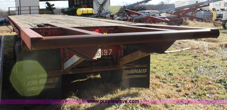 image for item D1301 1985 Fruehauf flatbed trailer