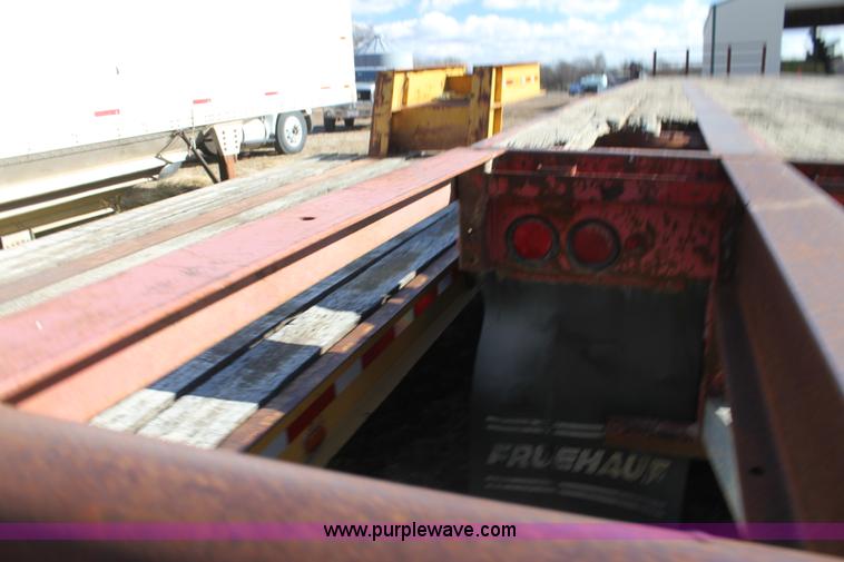 image for item D1301 1985 Fruehauf flatbed trailer