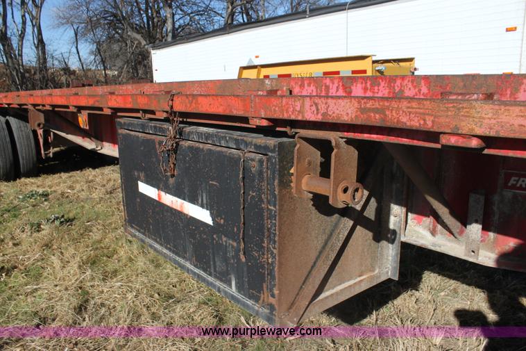 image for item D1301 1985 Fruehauf flatbed trailer