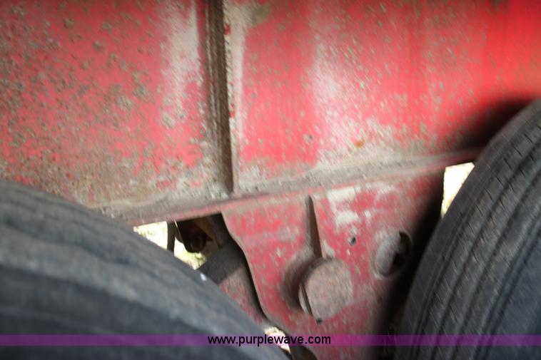 image for item D1301 1985 Fruehauf flatbed trailer