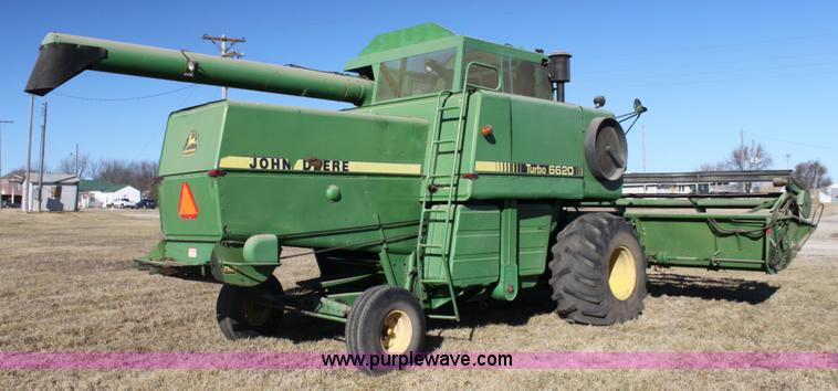 image for item D1303 1979 John Deere 6620 Turbo combine