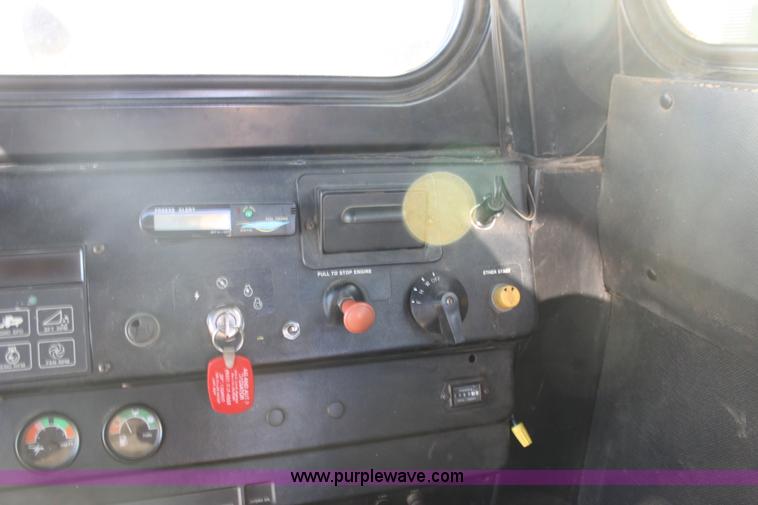 image for item D1303 1979 John Deere 6620 Turbo combine