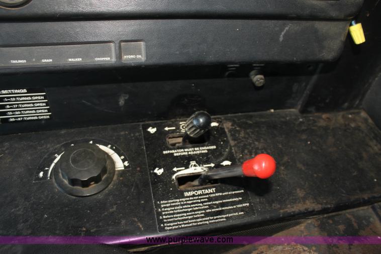 image for item D1303 1979 John Deere 6620 Turbo combine