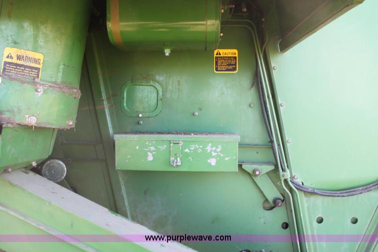 image for item D1303 1979 John Deere 6620 Turbo combine