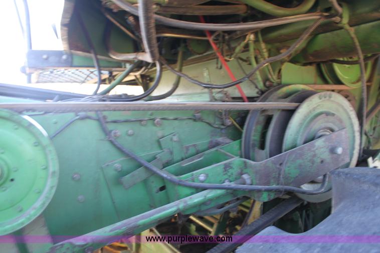 image for item D1303 1979 John Deere 6620 Turbo combine