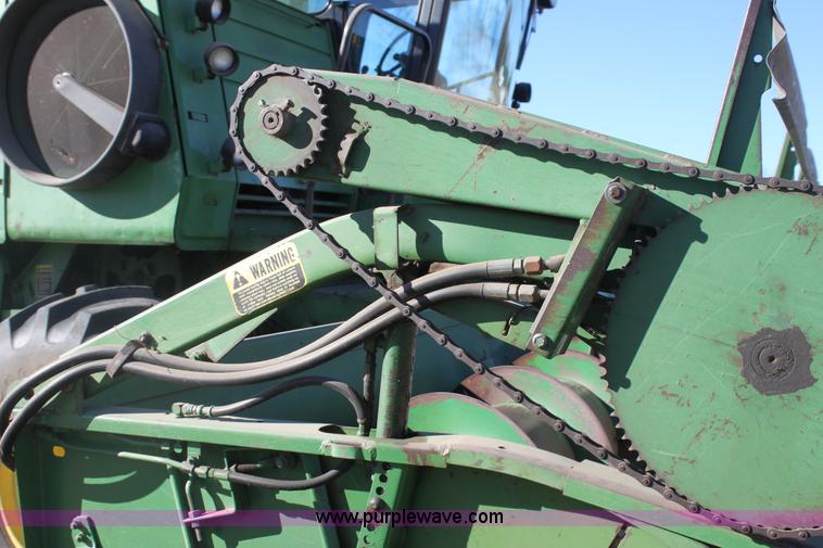 image for item D1303 1979 John Deere 6620 Turbo combine