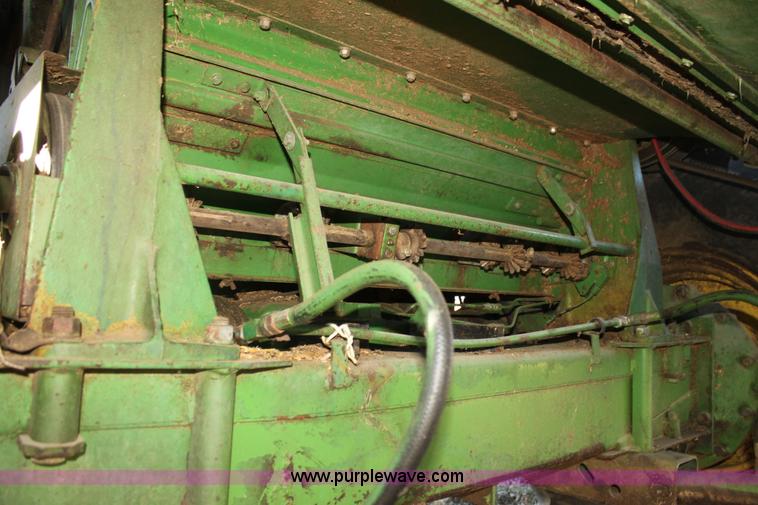 image for item D1303 1979 John Deere 6620 Turbo combine