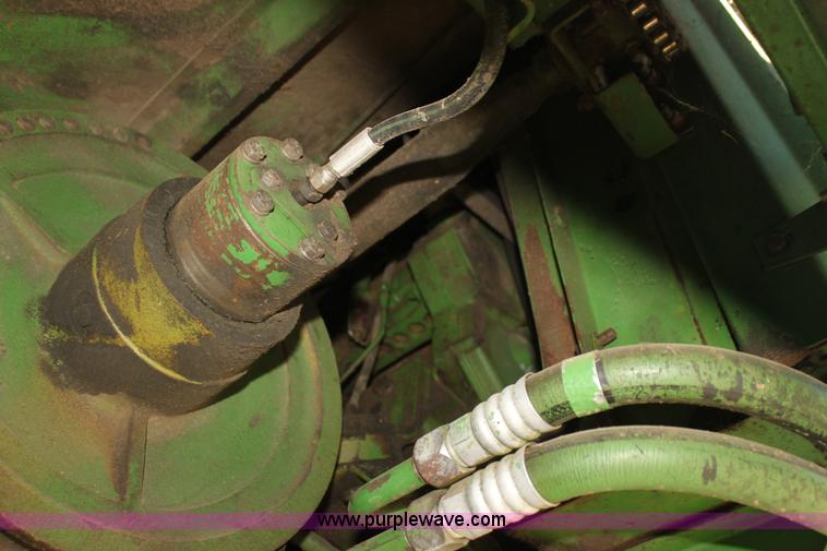 image for item D1303 1979 John Deere 6620 Turbo combine