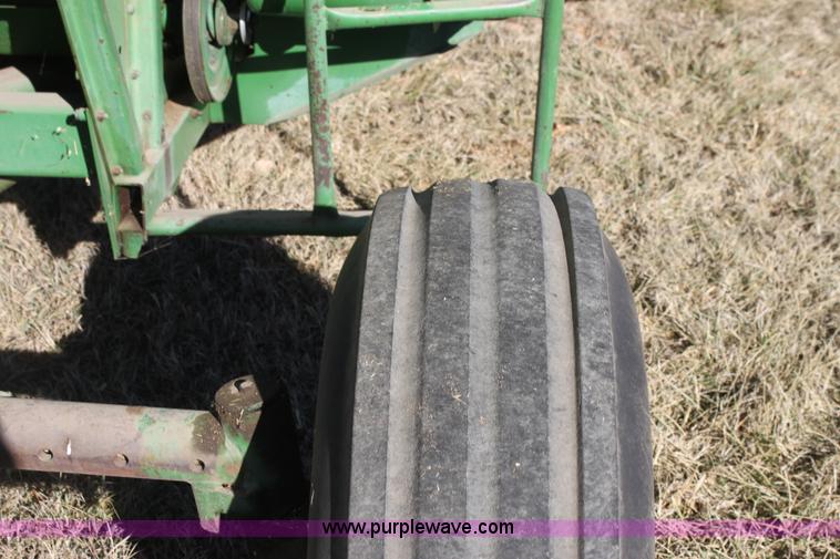 image for item D1303 1979 John Deere 6620 Turbo combine