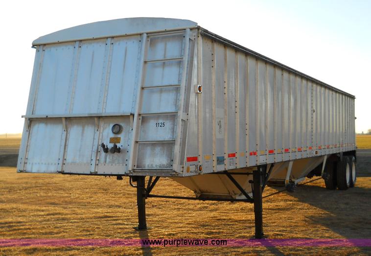 image for item D1308 1992 Merritt hopper grain trailer