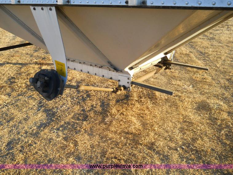 image for item D1308 1992 Merritt hopper grain trailer