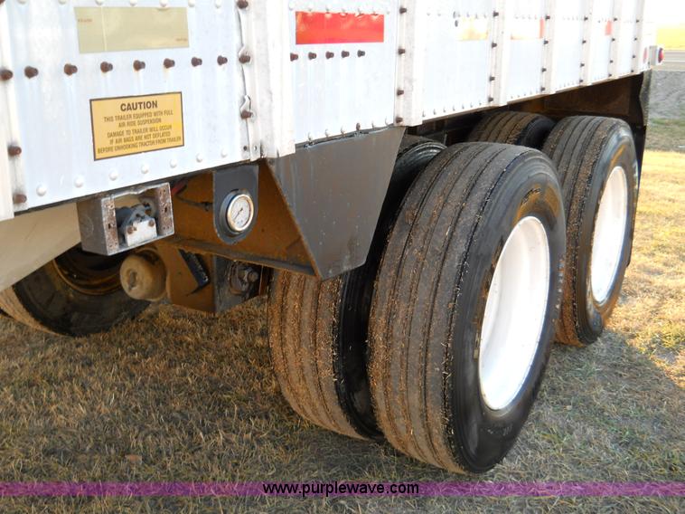 image for item D1308 1992 Merritt hopper grain trailer