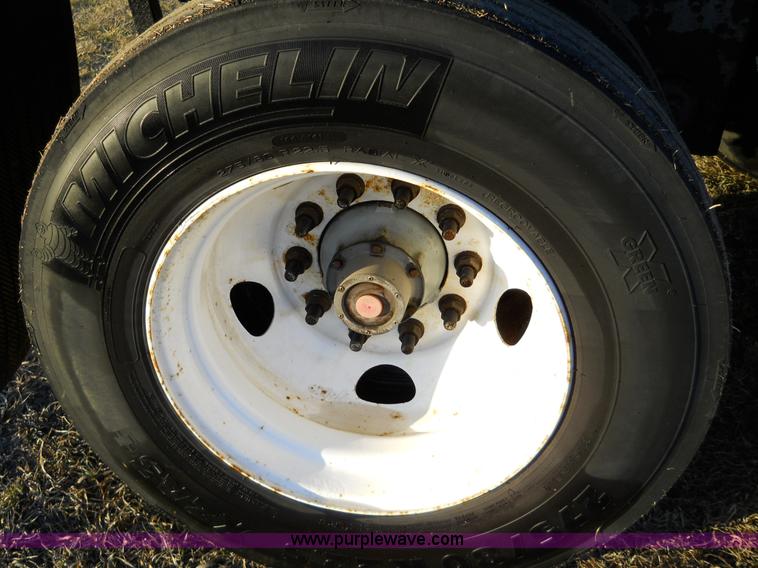 image for item D1308 1992 Merritt hopper grain trailer