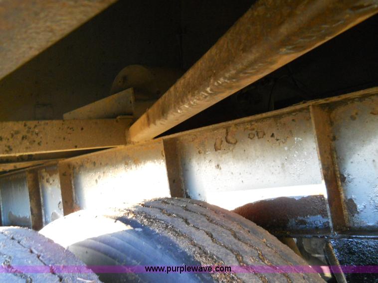 image for item D1308 1992 Merritt hopper grain trailer