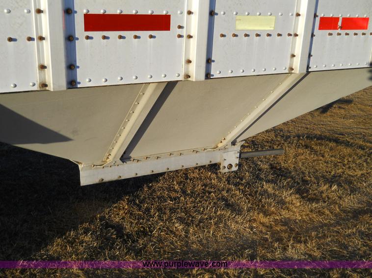 image for item D1308 1992 Merritt hopper grain trailer