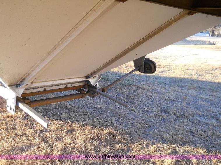image for item D1308 1992 Merritt hopper grain trailer