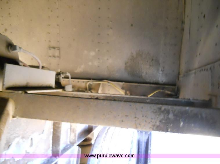 image for item D1308 1992 Merritt hopper grain trailer