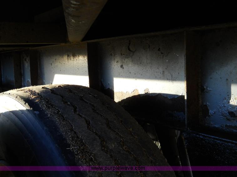 image for item D1308 1992 Merritt hopper grain trailer