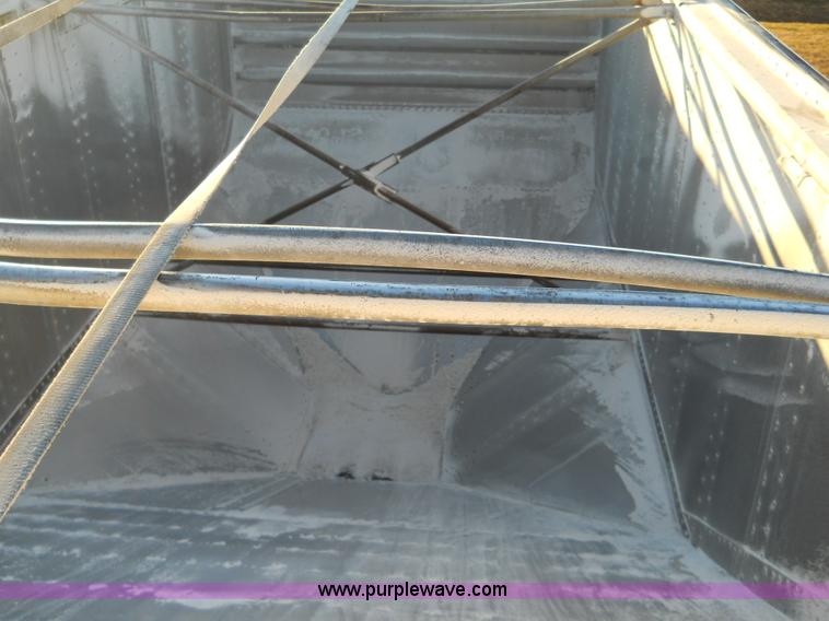 image for item D1308 1992 Merritt hopper grain trailer