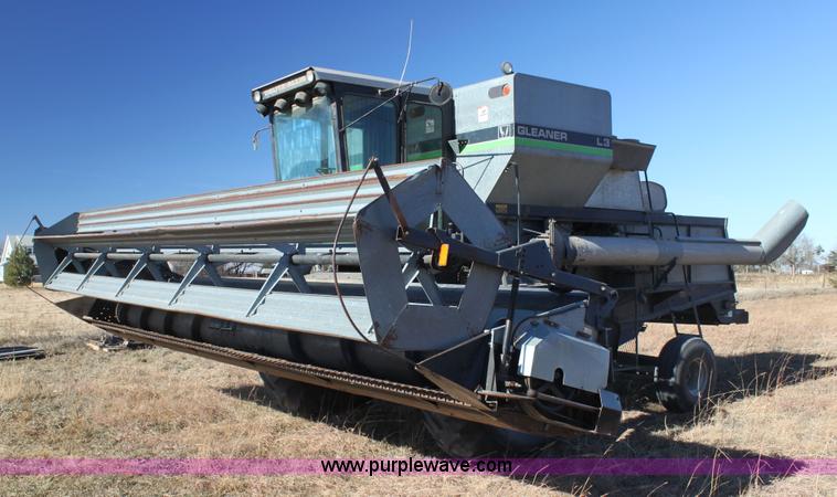 image for item D1309 1986 Gleaner L3 combine