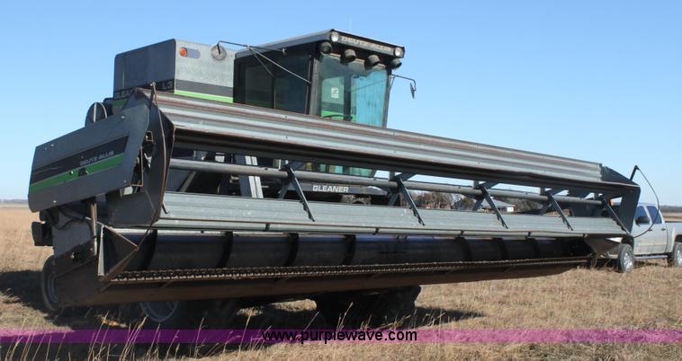 image for item D1309 1986 Gleaner L3 combine