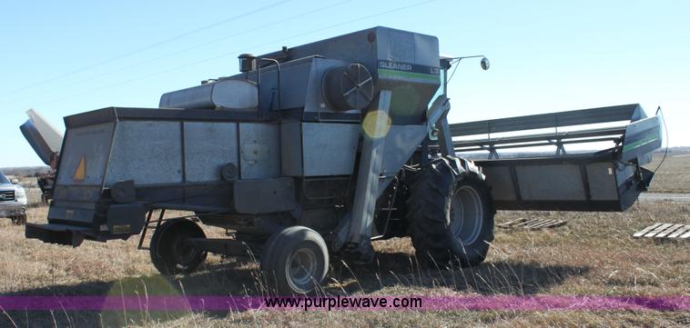 image for item D1309 1986 Gleaner L3 combine
