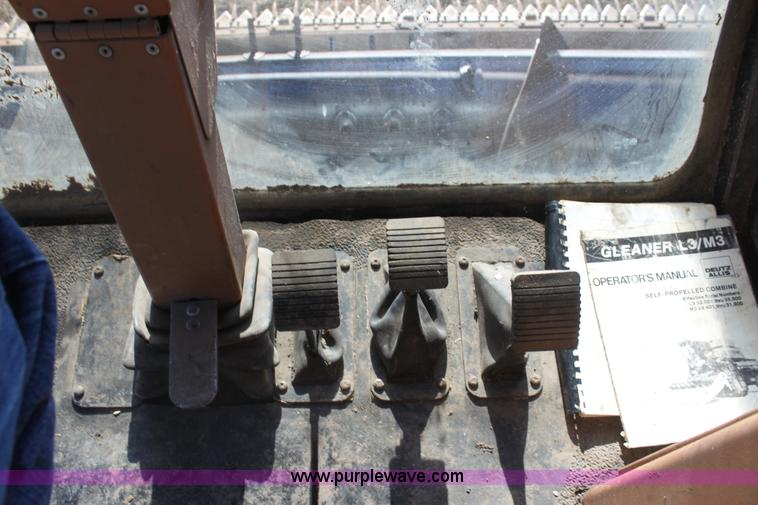 image for item D1309 1986 Gleaner L3 combine