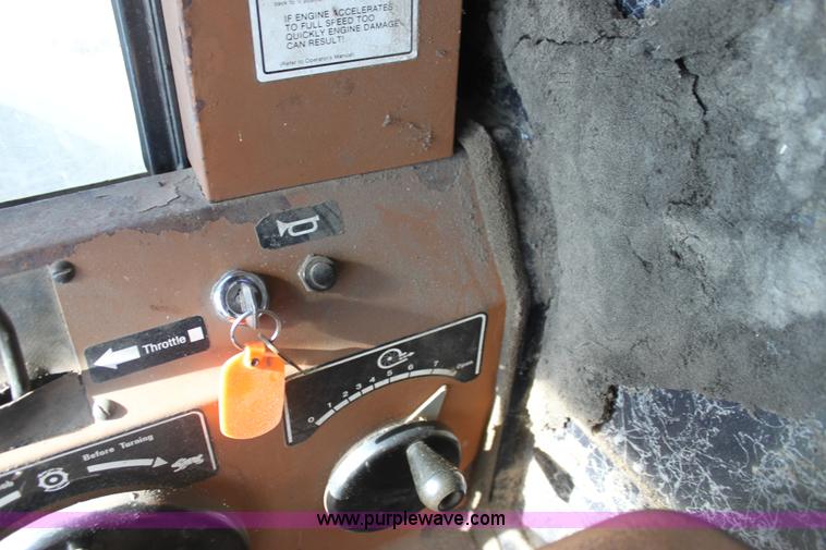 image for item D1309 1986 Gleaner L3 combine