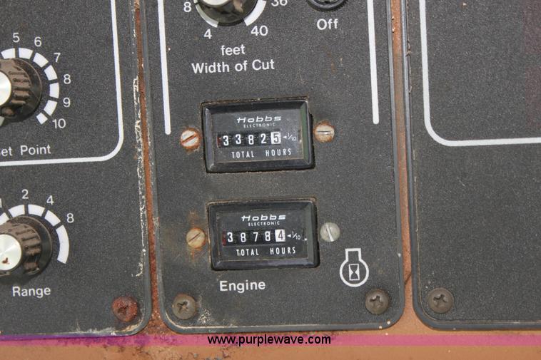 image for item D1309 1986 Gleaner L3 combine