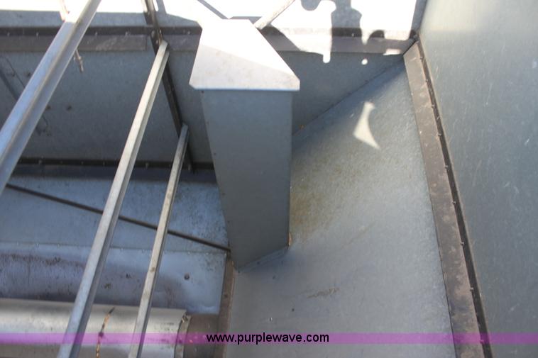 image for item D1309 1986 Gleaner L3 combine