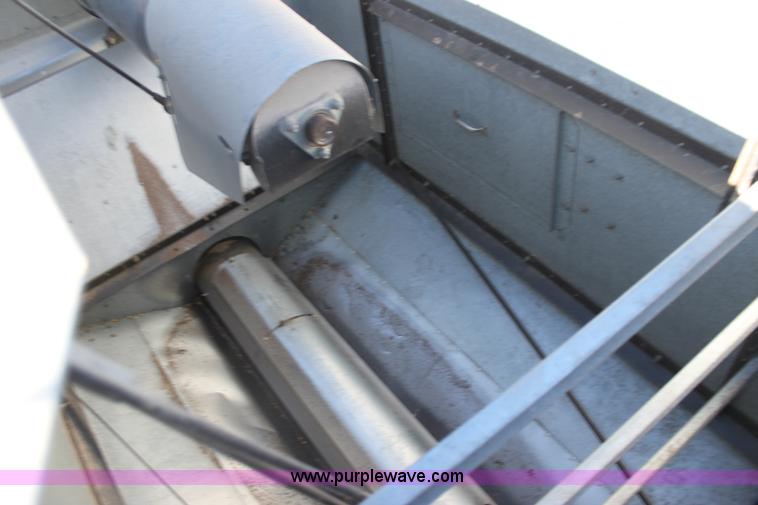 image for item D1309 1986 Gleaner L3 combine