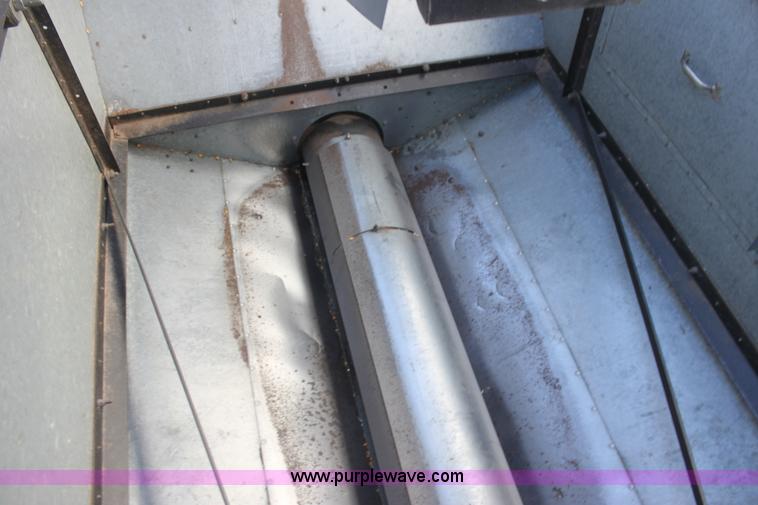 image for item D1309 1986 Gleaner L3 combine