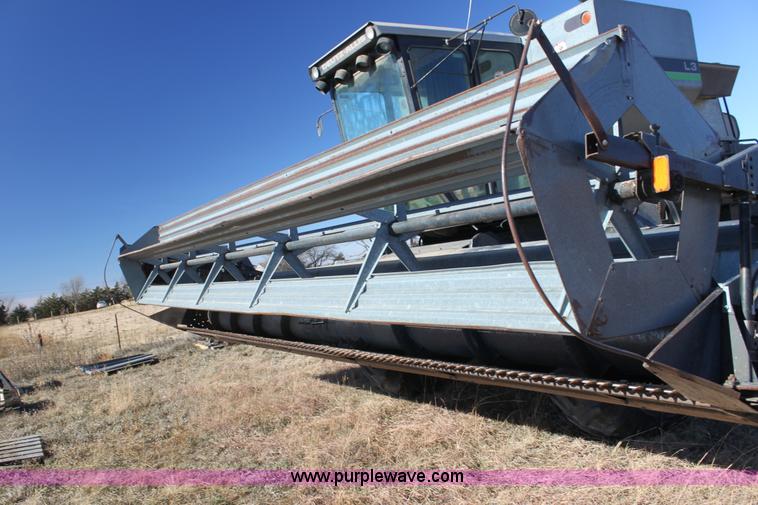 image for item D1309 1986 Gleaner L3 combine