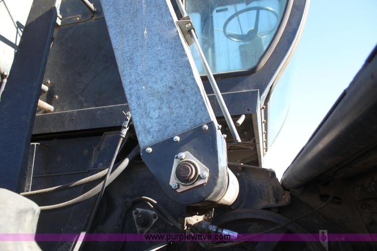 image for item D1309 1986 Gleaner L3 combine