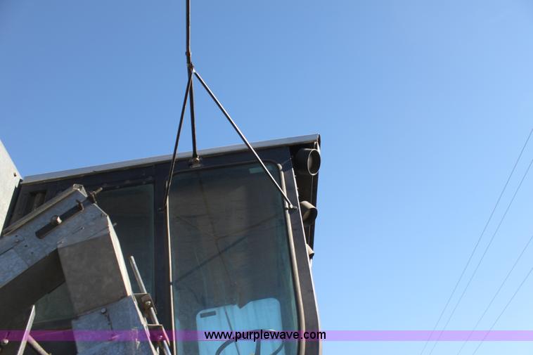 image for item D1309 1986 Gleaner L3 combine